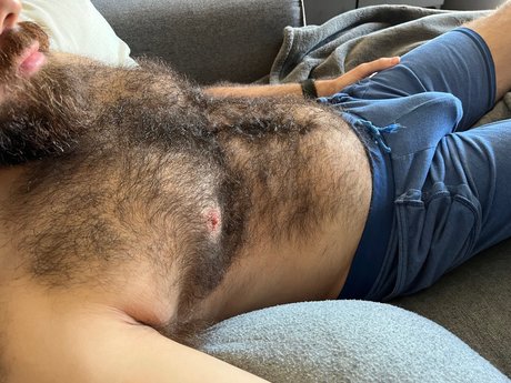 Nacktes geleaktes OnlyFans-Foto von Hairy Bush Bro