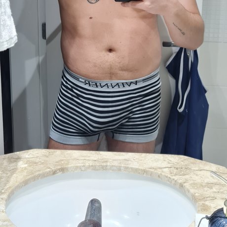 Alasti lekkinud OnlyFans-i pilt Orlando Bensi