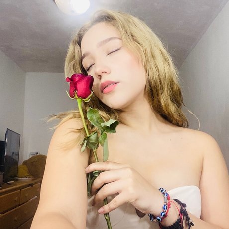 Naken läckt OnlyFans-bild av Alexandra