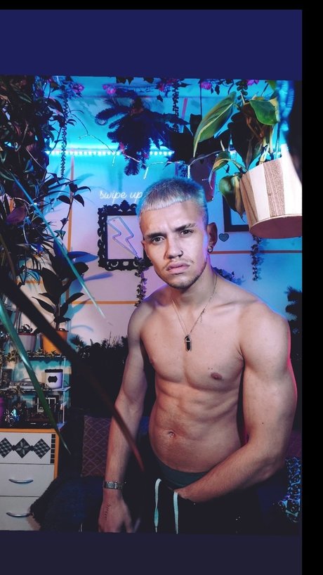 Naken lekkede OnlyFans-bilde av Onyx Lorenzo