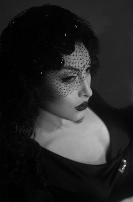 Naken lekkede OnlyFans-bilde av Violet Fiori