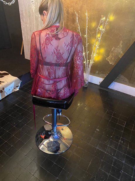 Naken lekkede OnlyFans-bilde av Parejaliberal