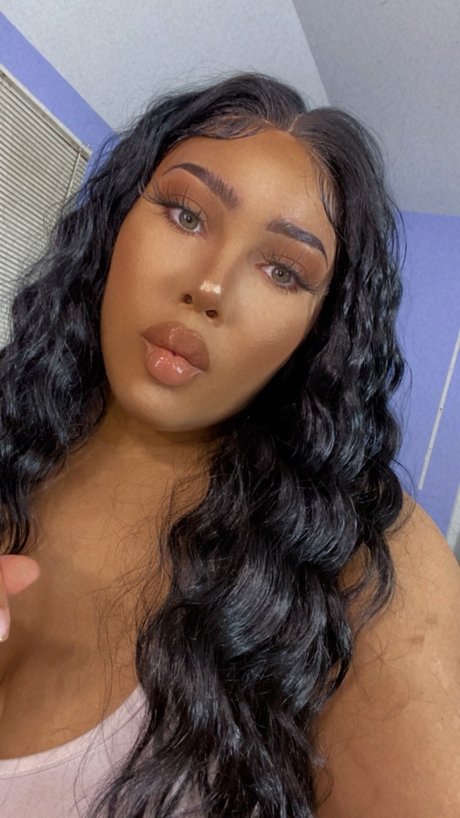 Foto di nudo di fuga di OnlyFans di Paradise Land