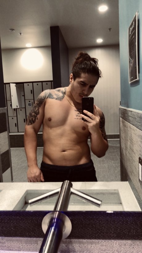 Nahá fotka uniklých OnlyFans od Papas