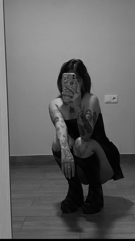 Foto di nudo di fuga di OnlyFans di Dot