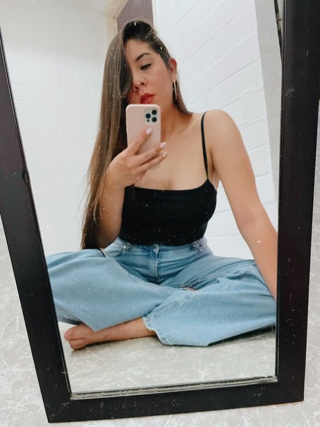 Nahá fotka uniklých OnlyFans od Alejandra