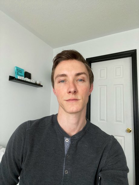 Foto di nudo di fuga di OnlyFans di Peter