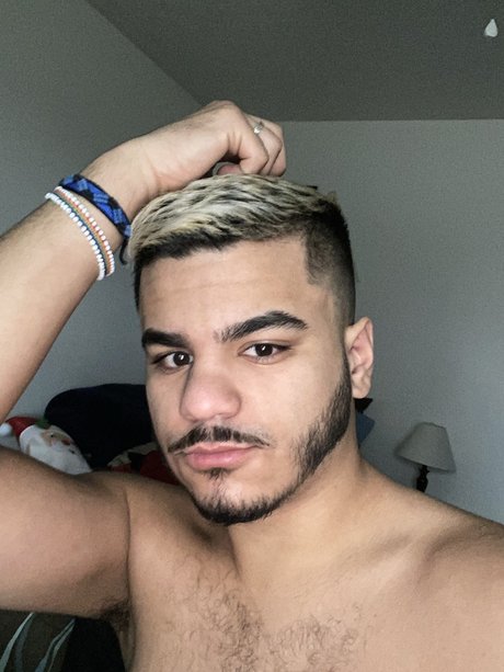 Nacktes geleaktes OnlyFans-Foto von Hairy Booty