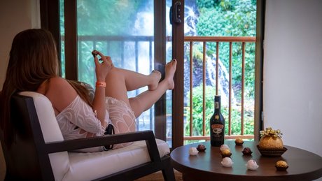 Alasti lekkinud OnlyFans-i pilt Penelope Fox