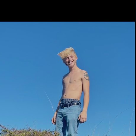 Naakte gelekte OnlyFans-foto van Peeter Poker