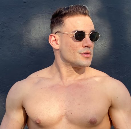 Alasti lekkinud OnlyFans-i pilt Paulo Jr