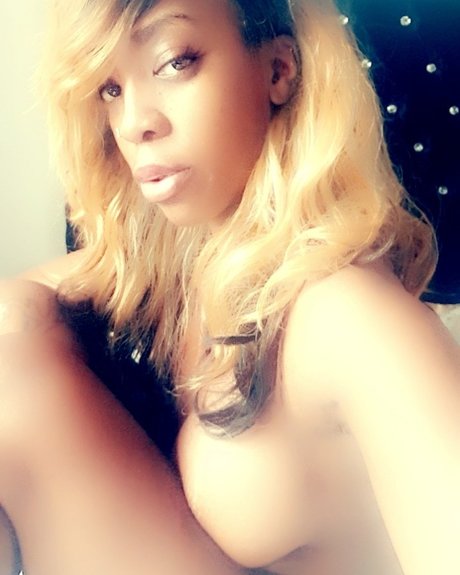 Naken lekkede OnlyFans-bilde av Dawn Carter