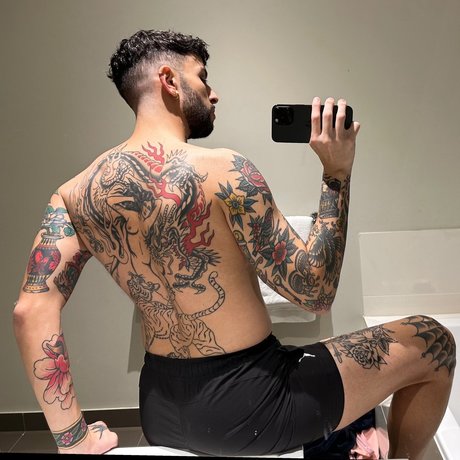 Naken lekkede OnlyFans-bilde av Fip