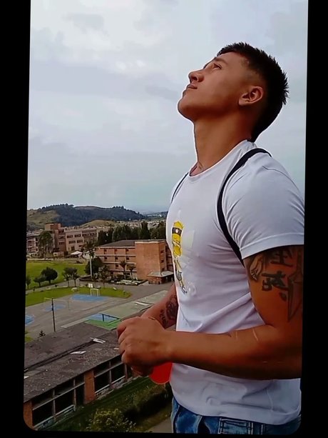 Alasti lekkinud OnlyFans-i pilt Felipe Pinzon