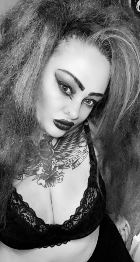 Photo nue de fuite OnlyFans de Pheadra