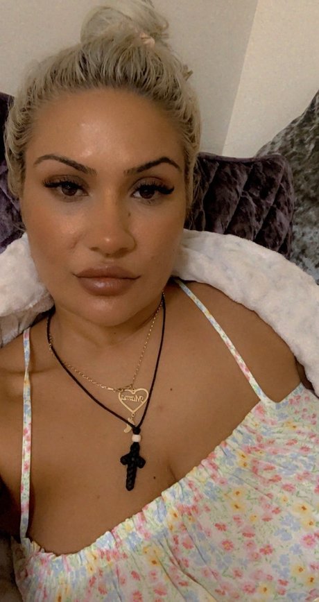 Naken lekkede OnlyFans-bilde av Chloe Mae