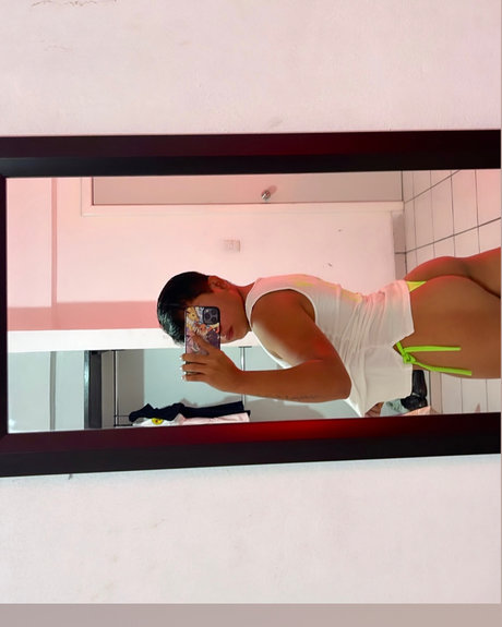 Nahá fotka uniklých OnlyFans od Plastic Baby