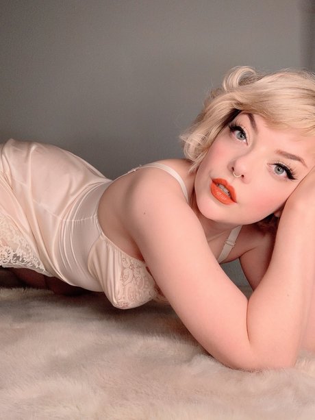 Naken läckt OnlyFans-bild av Eve Gray Pixelminxfree