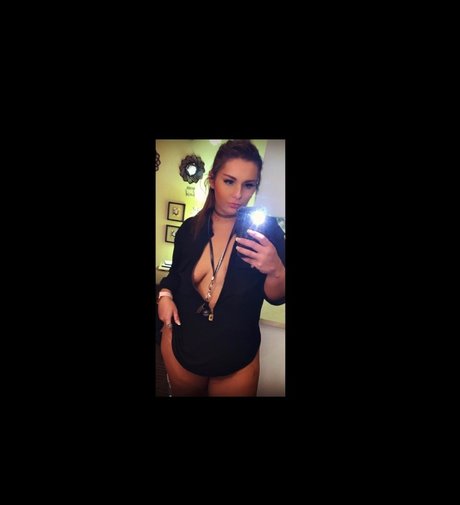 Foto di nudo di fuga di OnlyFans di Danielleymkay