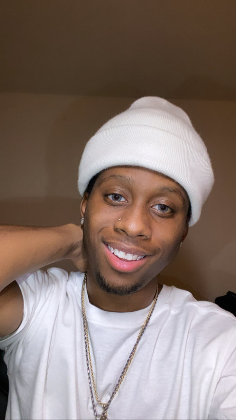 Nacktes geleaktes OnlyFans-Foto von Prettyboydawon