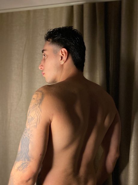 Alasti lekkinud OnlyFans-i pilt Daniel Osorio Betancourt