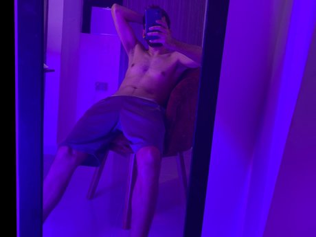 Nacktes geleaktes OnlyFans-Foto von Dan