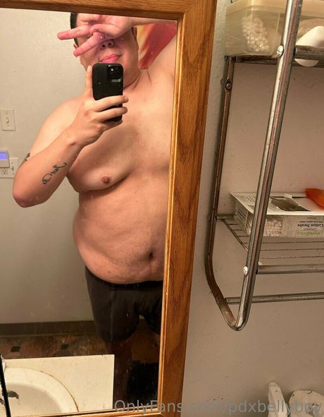 Foto di nudo di fuga di OnlyFans di Pdxbellyboy