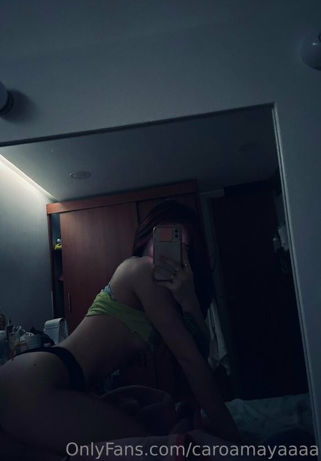 Naakte gelekte OnlyFans-foto van Caroamayaaaa
