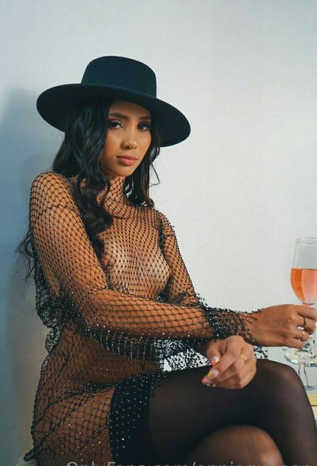 Naakte gelekte OnlyFans-foto van Anniequeeen