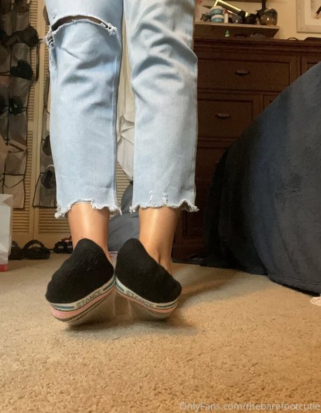 Thebarefootcutie naked leaks OnlyFans pic