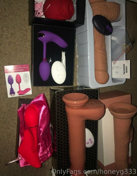 Alasti lekkinud OnlyFans-i pilt Honeyg333