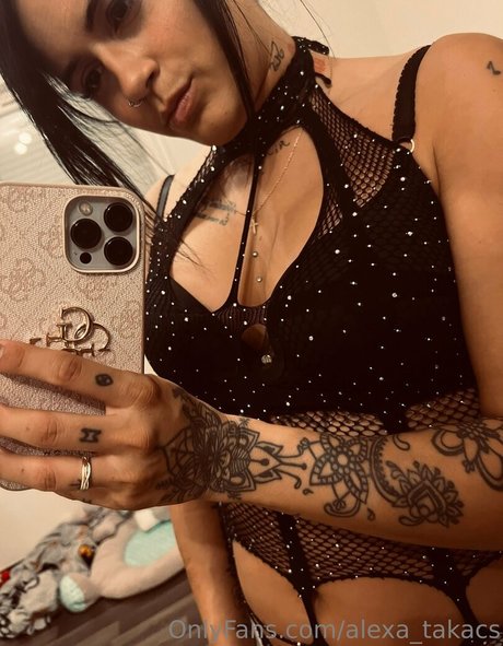 Naken lekkede OnlyFans-bilde av Alexatakacs