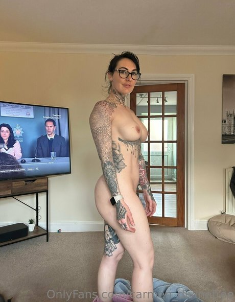 Nacktes geleaktes OnlyFans-Foto von Carmendivinefree