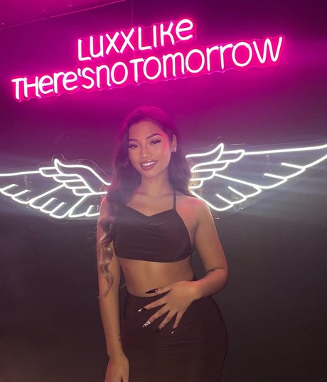 Foto di nudo di fuga di OnlyFans di Louaira