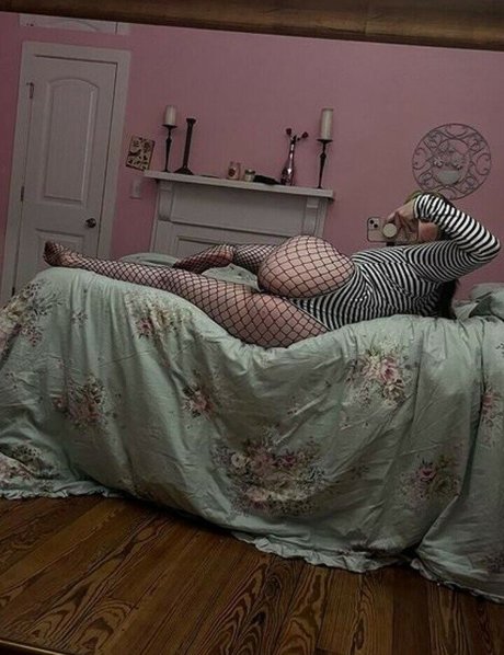 Photo nue de fuite OnlyFans de Milfdem0n