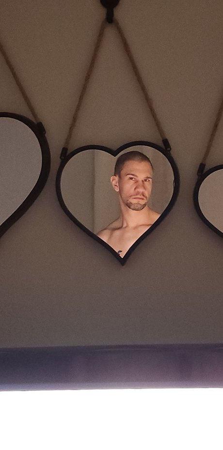 Naken lekkede OnlyFans-bilde av Lj