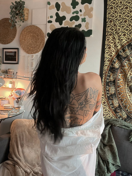 Nacktes geleaktes OnlyFans-Foto von Fallen Angel