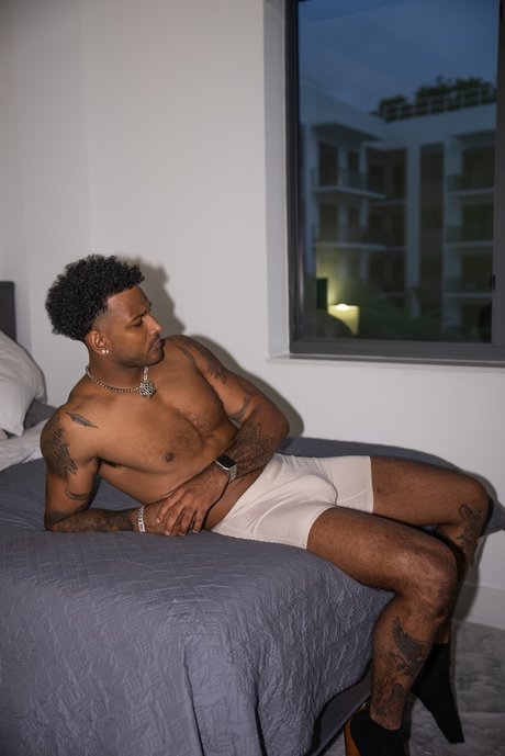 Nacktes geleaktes OnlyFans-Foto von Prince