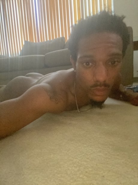 Nacktes geleaktes OnlyFans-Foto von Prince Chriss