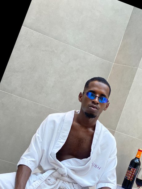 Alasti lekkinud OnlyFans-i pilt Daniel Baiano