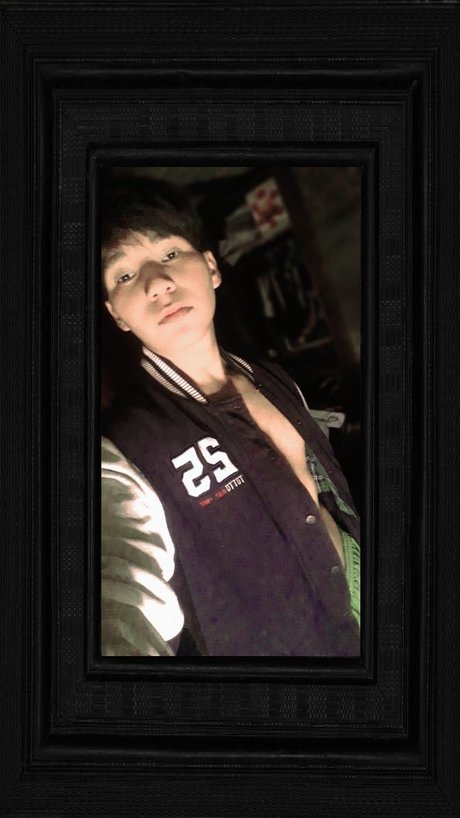 Naken läckt OnlyFans-bild av David Trs