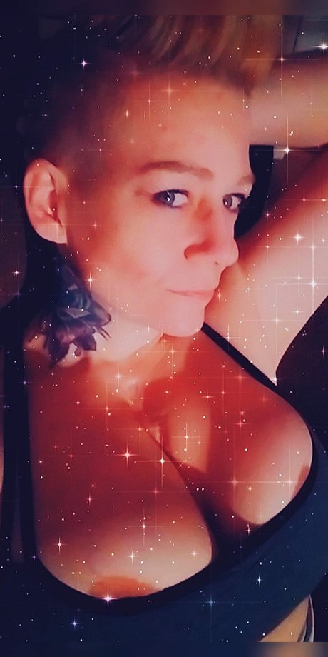 Alasti lekkinud OnlyFans-i pilt Chris Xxx Brown