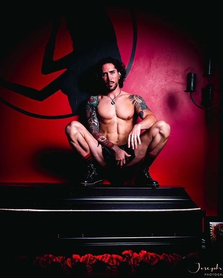 Nahá fotka uniklých OnlyFans od Diablo