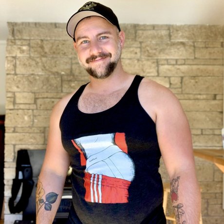 Alasti lekkinud OnlyFans-i pilt Pup Leo