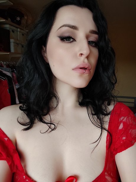 OnlyFans-model  Quinn Linden 