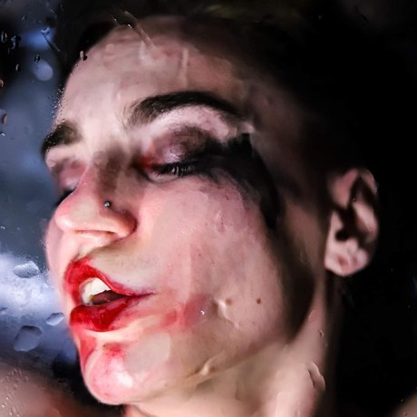 Naken läckt OnlyFans-bild av Queer Little Cub