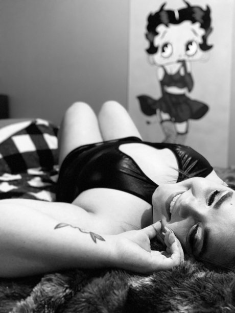 Naken läckt OnlyFans-bild av Queen Vixin 