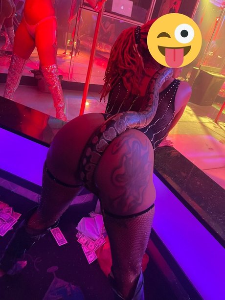 Nahá fotka uniklých OnlyFans od Yo Fav Redhead