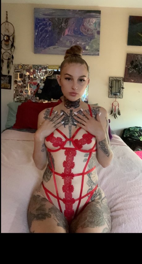 Naken läckt OnlyFans-bild av Queen