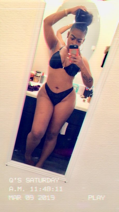 Nacktes geleaktes OnlyFans-Foto von Queenjuicyyy